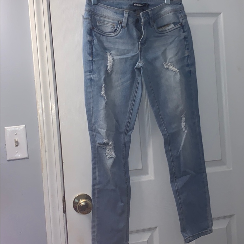 Ripped skinny jeans